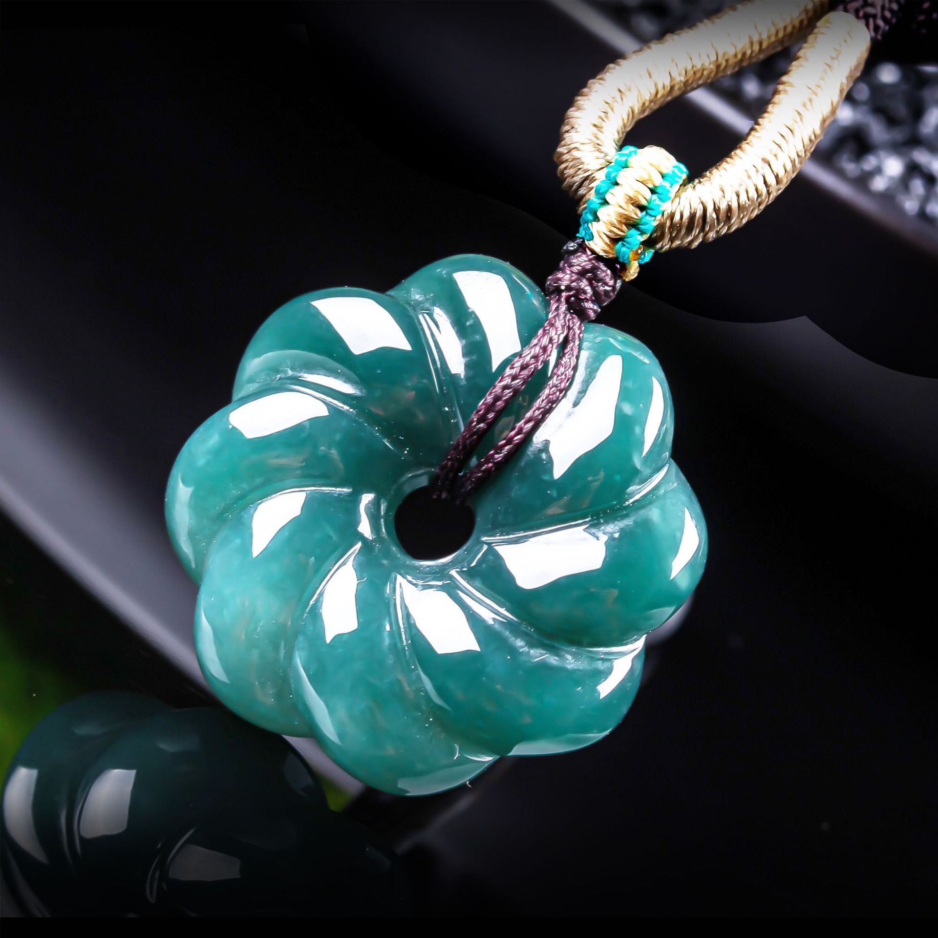 Jewelry & Watches Vitopoulos - 천연 버마산 비취 꽃 모양 펜던트