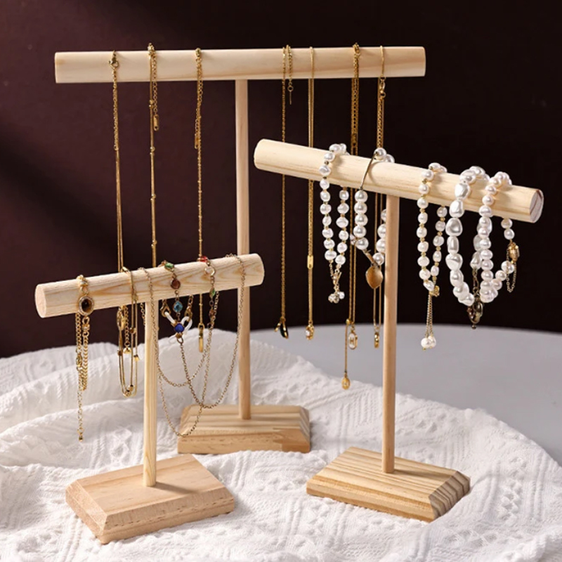 Jewelry And Watches Stores - 보석 보관 진열대 원목 팔찌 목걸이